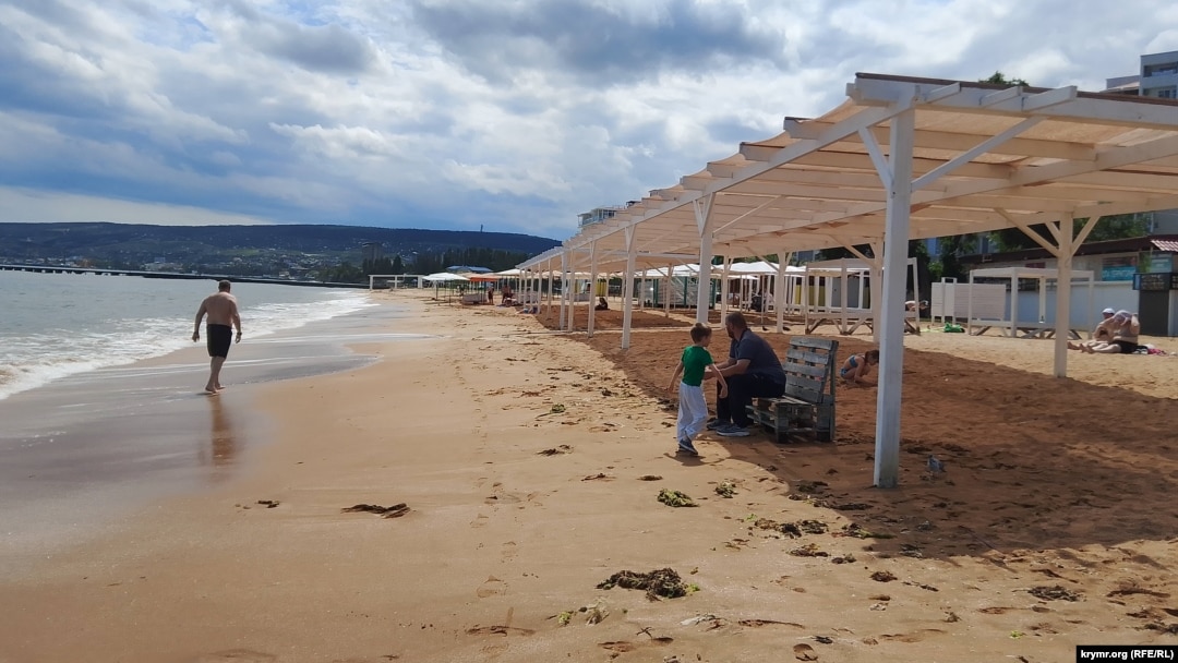 rferl.org - Timofei Rozhanskiy - No Gas, No Lights, No Comms, No Tourists: Ukraine's Crimea Blockade Starts To Bite
