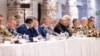 Стамбұлдағы келіссөзде отырған Украина делегациясы. 16 мамыр 2025 жыл.
