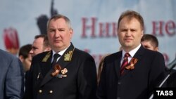 Дмитрий Рогозин и президент самопровозглашенной Приднестровской Молдавской республики Евгений Шевчук на параде Победы в Тирасполе 9 мая 2014 года 