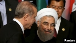 حسن روحانی رئیس جمهور ایران امروز شنبه در انقره با رجب طیب اردوغان رئیس جمهور ترکیه ملاقات میکند.