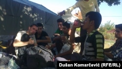 Refugiați la Dimitrovgrad, lîngă frontiera cu Bulgaria, 17 septembrie 2015