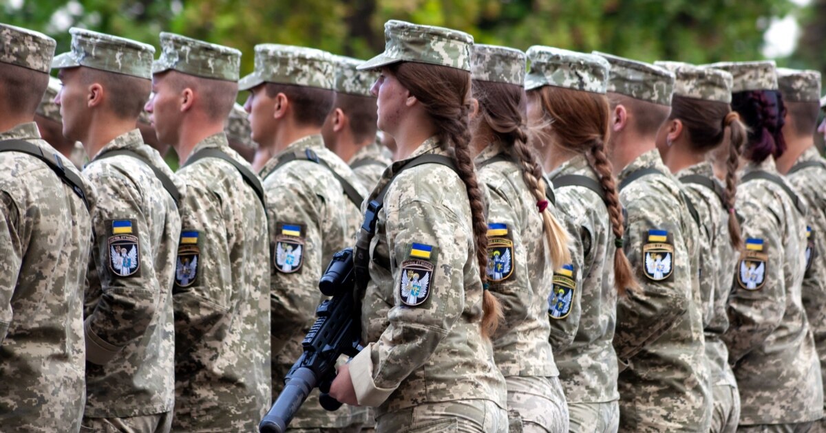 Сухопутні війська України спростували чутки про мобілізацію жінок