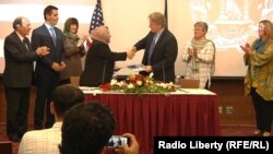 سمېت وايي، د افغان مېرمنو د ظرفیتونو په لوړولو کې به خپلو مرستو ته دوام ورکړي.