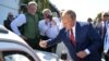 Putin signs the car at the wedding of Austrian Foreign Minister Karin Kneissl.