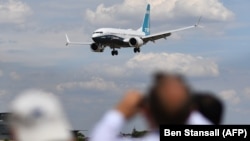 У березні 2019 року польоти і поставки літаків Boeing 737 MAX призупинили по всьому світу