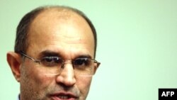 Iran's Oil Minister Gholamhossein Nozari (file photo)