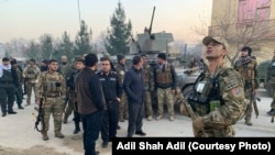 نیروهای امنیتی در شهر مزارشریف خانه نظام الدین قیصاری را محاصره کرده اند.