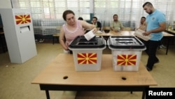 Предвремени парламентарни избори 2011 година.