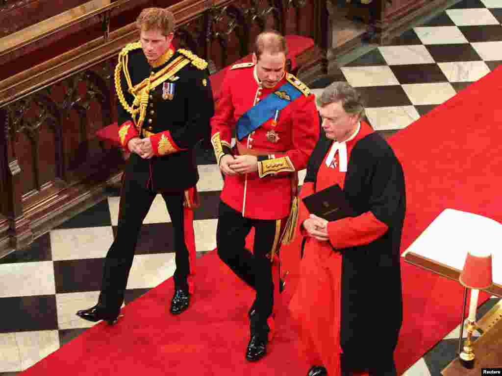 Britanski prinčevi William i Harry Foto: Reuters / Antony Devlin 