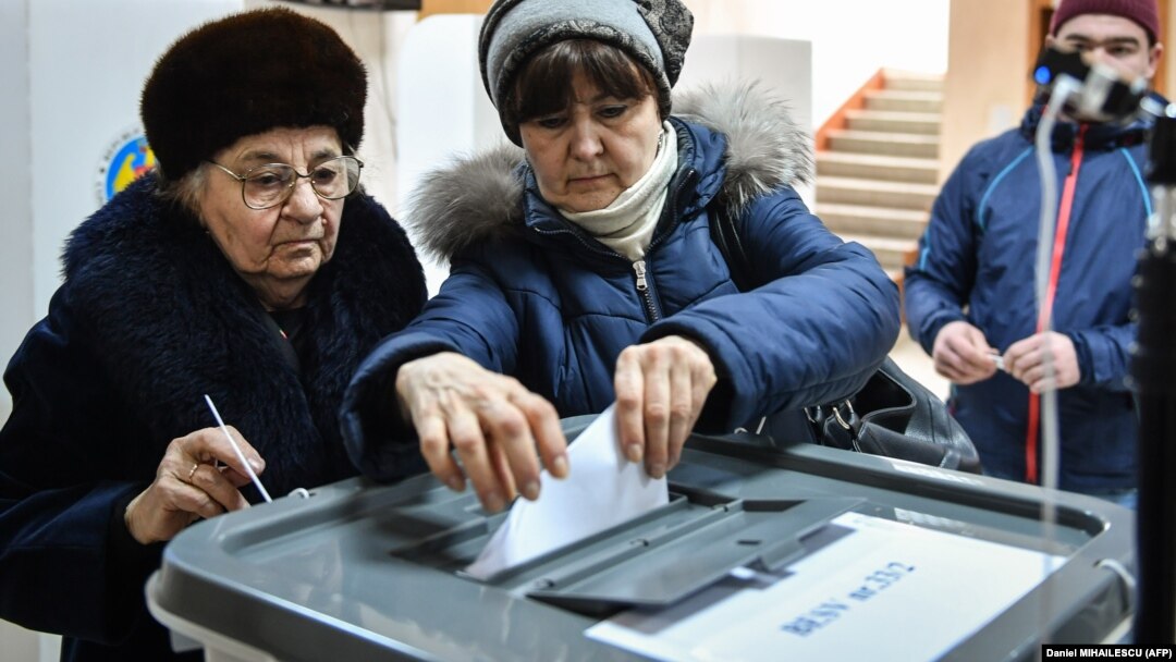 Mai puțin de jumătate din alegătorii din România ar merge la vot dacă un scrutin ar fi organizat peste câteva zile. 