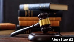 Curtea de Apel Bucureşti (CAB) urmează să decidă dacă suspendă sau nu Comitetul guvernamental pentru modificarea legilor Justiţiei.