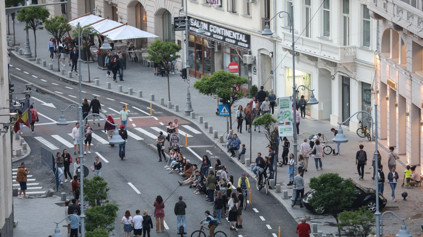 Artere din București sunt închise traficului auto pentru a permite accesul pietonilor pe carosabil, în cadrul proiectului PMB &bdquo;Străzi Deschise&rdquo;, desfășurat în colaborare cu ARCEN și BAZA, în București.