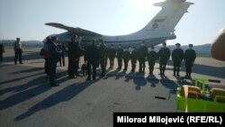 Ruski vojni avion dovezao je medicinsku pomoć i stručno osoblje u Banjaluku, 9. april 2020.