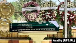 Айтән Ураллы белән хушлашу