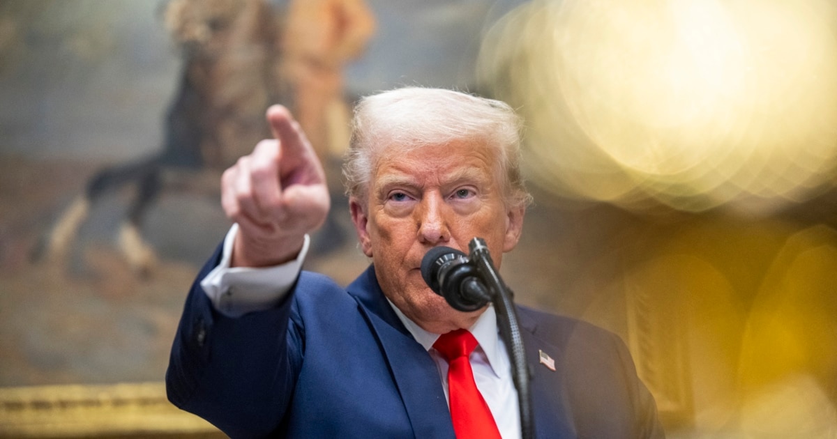 Трамп порівняв Україну та РФ з «двома дітьми, які б’ються в парку» Трамп порівняв Україну та РФ з «двома дітьми, які б’ються в парку»