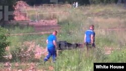 Телото на Роман Старовоjт беше пронајдено во московско предградие, неколку часа откако Кремљ објави дека е разрешен од функцијата министер за транспорт.