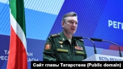Александр Лапин
