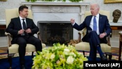 U.S. President Joe Biden (right) meets with Ukrainian President Volodymyr Zelenskiy in the Oval Office of the White House on September 1.