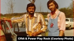 Radu Teodor și Cornel Chiriac, mânăstirea Andechs, Bavaria, 1973 (courtesy photo: CffdT & Power Play Rock)