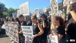 „Марш за ангелите“ во Кочани на шест месеци од пожарот во дискотеката „Пулс“ каде загинаа 62 лица.