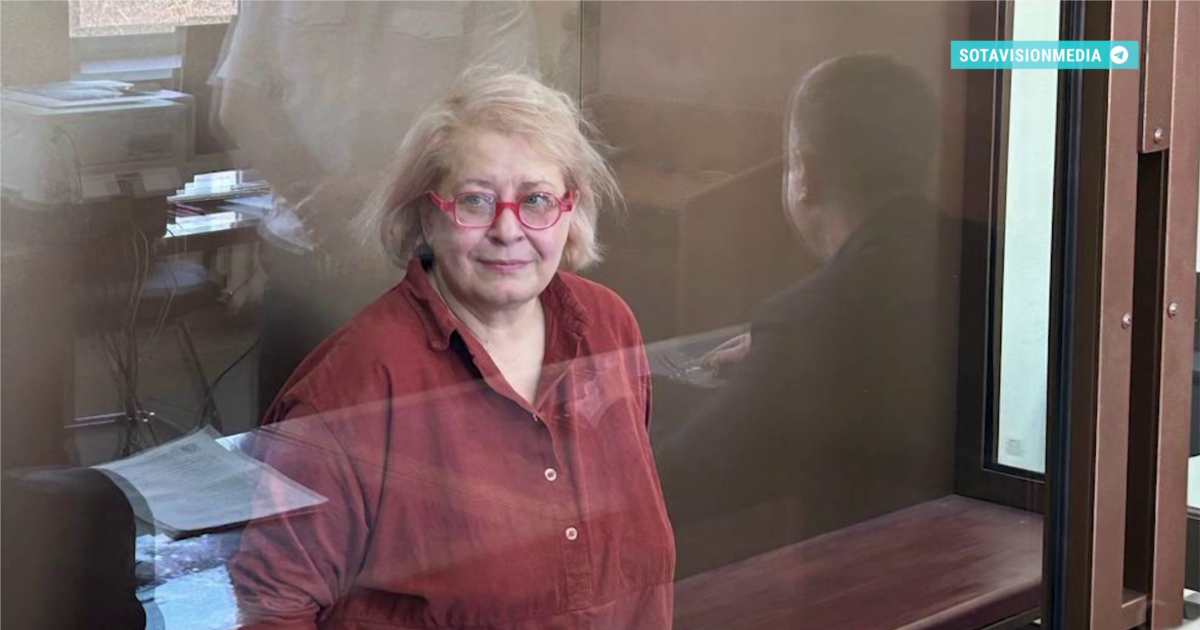 Russian Journalist Secretly Flees To France After Being Charged For War ...