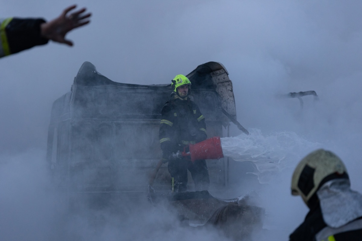 Нова масована атака РФ на Київ: загинула людина. У Харкові щонайменше 27 постраждалих (фотосвідчення)