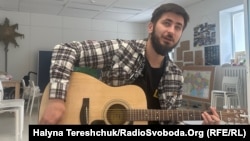 Три з половиною роки Назарій Красовський (позивний «Вівтар»), боєць 12-ї бригада спеціального призначення «Азов», перебував у російському полоні. Два з половиною роки з яких – у лежачому положенні. 