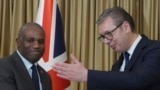 Ministri i Jashtëm britanik, David Lammy, me presidentin e Serbisë, Aleksandar Vuçiq, në Beograd, më 2 prill 2025.
