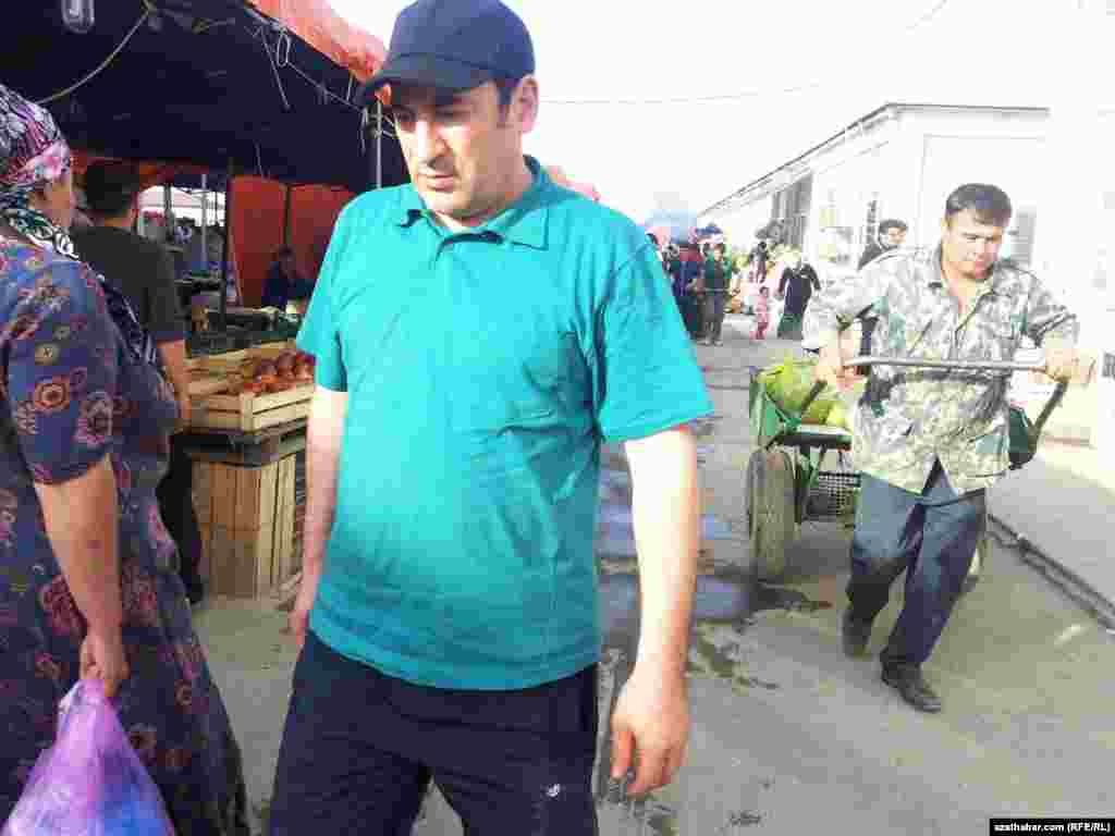 Aşgabatdaky "Da&yacute;han bazar"