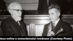 Ceaușescu la învestirea oficială ca președinte, în 1974. Sursa: Fototeca online a comunismului românesc, cota: 1/1974