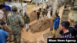 Shiraz, March 26, 2019 -- Sudden falsh floods dumped hundreds of tons of mud into the city.