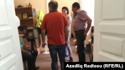 В офисе новостного агентства Turan в день обыска. Баку, 16 августа 2017 года.