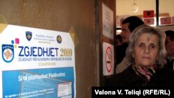 Në një qendër votimi në Prishtinë, 12 dhjetor 2010.