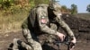 Український військовий готує FPV-дрон до удару по противнику. Запорізька область 