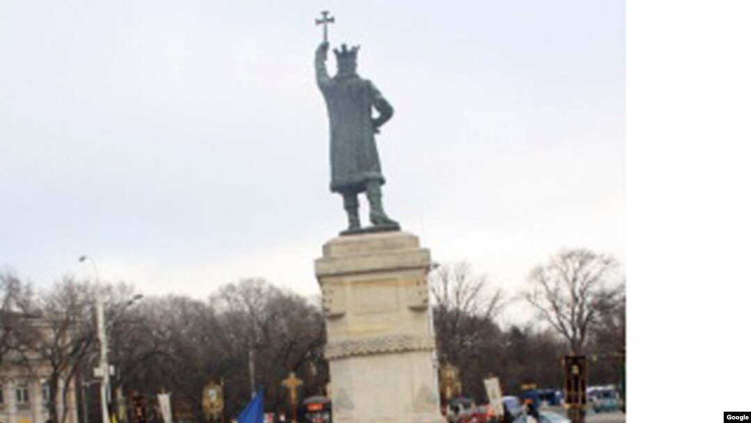 In 2009, Christians led by Father Anatol Cibric tore down a menorah in a Chisinau square and replaced it with a cross.