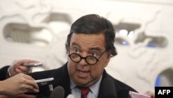 US troubleshooter Bill Richardson talks to the media after talk with North Korea in 2010. FILE PHOTO