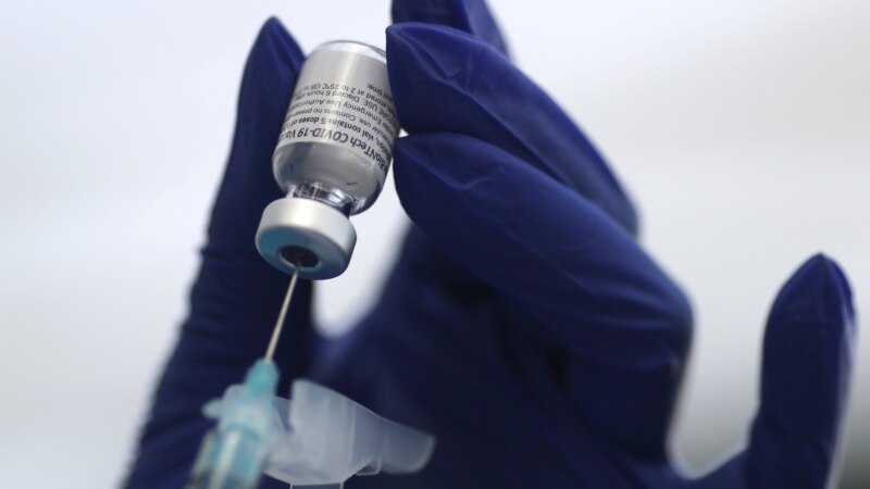 Fauči: U SAD treća doza vakcine za ljude sa slabim imunim sistemom