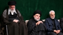 Qassem Soleimani (R), Iranian Supreme Leader Ayatollah Ali Khamenei (L) and Iraqi Shia cleric, politician and militia leader Muqtada al-Sadr in Tehran, Sept. 10, 2019 - FILE