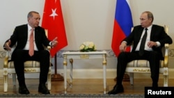 Türkiýäniň prezidenti Rejep Taýýyp Erdogan we Orsýetiň prezidenti Wladimir Putin. 9-njy awgust, 2016 ý. Sank-Peterburg.