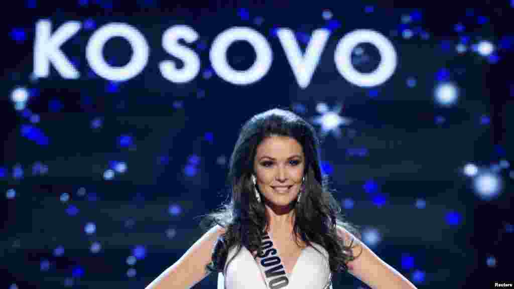 SAD - Miss Kosova 2012., Diana Avdiu,na natjecanju za Miss Univerzum, Las Vegas, 13. decembar 2012. 