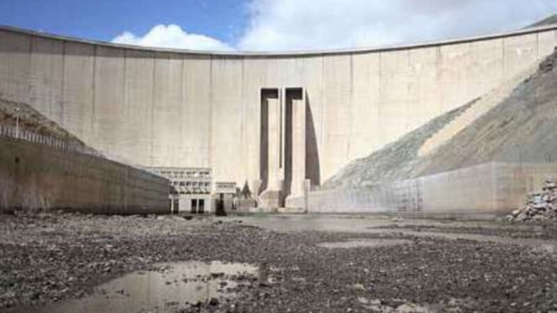 کاهش ۳۴ درصدی ورود آب به سدهای ایران؛ پنج سد در شرایط بحرانی