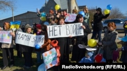 Акция «Женщины Крыма – за мир» в Каменке, 3 марта 2014 года