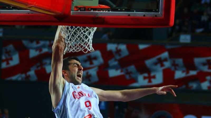 Прибывшего на матчи баскетбольной Лиги чемпионов Георгия Шермадини не пускают в Россию