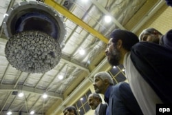 Iranian lawmakers inspect parts of the nuclear plant in the central city of Isfahan, which is used as a uranium conversion facility. (file photo)