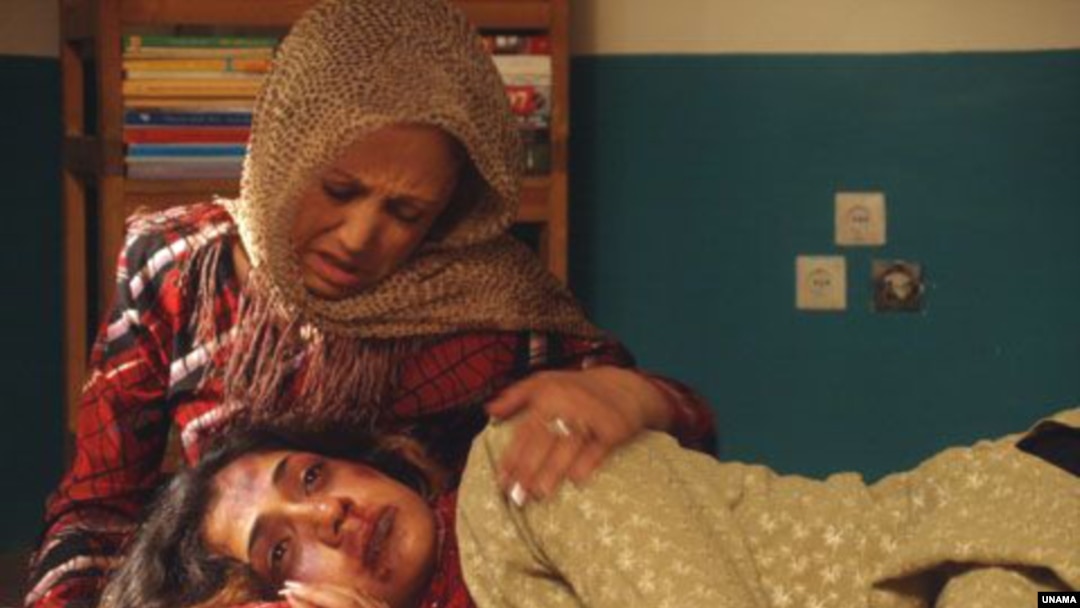 Əfqanıstanda ailə zorakılığıyla bağlı çəkilən sənədli filmdən kadr