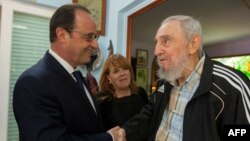 Francois Hollande və Fidel Castro