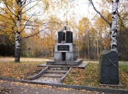Памятник "Сынам Карелии, погибшим в Чечне"