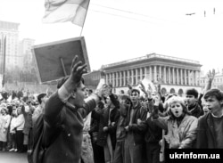 A rally in support of the hunger-striking students