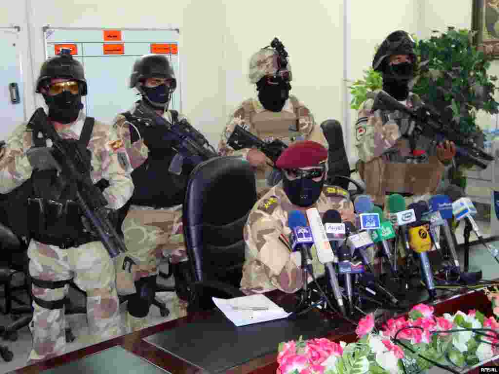 Iraq – anti-terror forces. 06Sep2009 - Press conference of the anti-terror units (جهاز مكافحة الإرهاب) of Iraqi security forces. In front: chief commander Adday Ahmad (Addai Ahmed عداي أحمد). Among those behind him: anti-terror commanders for the provinces of Baghdad (بغداد), Diyala (ديالى), and Nineveh (نينوى), respectively. Baghdad, 06Sep2009 