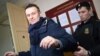 У Росії відновився судовий розгляд справи проти опозиціонера Навального